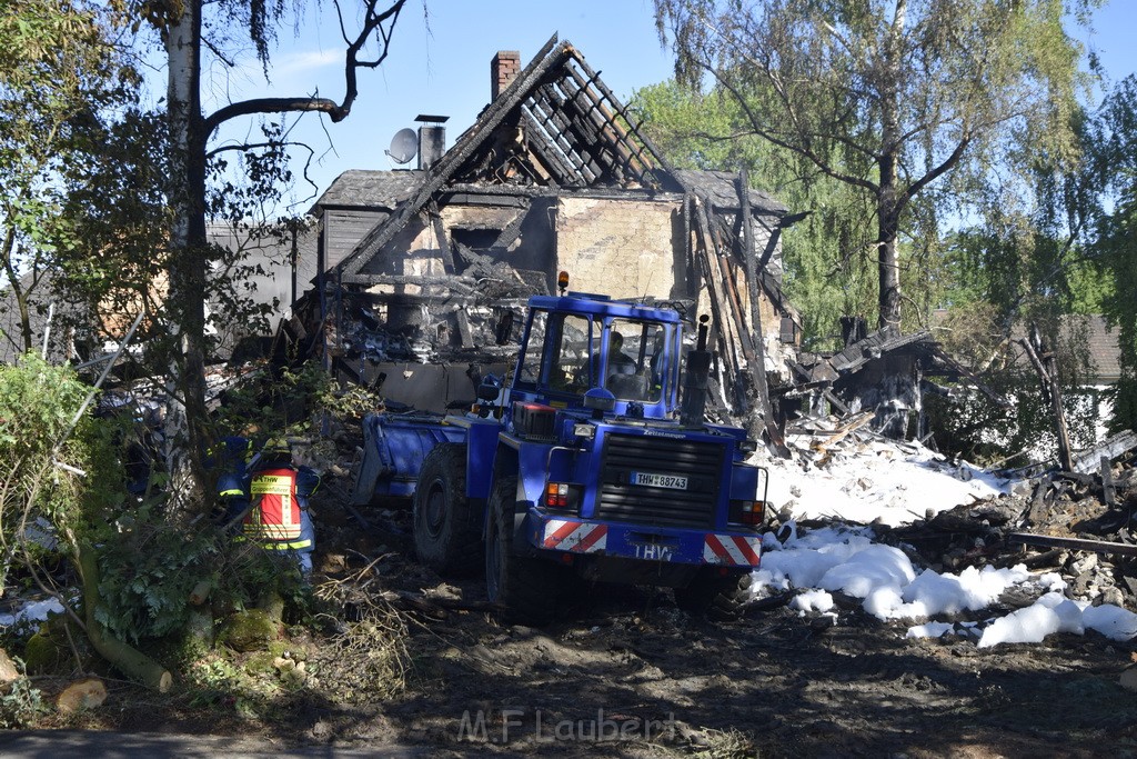 Grossfeuer Einfamilienhaus Siegburg Muehlengrabenstr P1340.JPG - Miklos Laubert